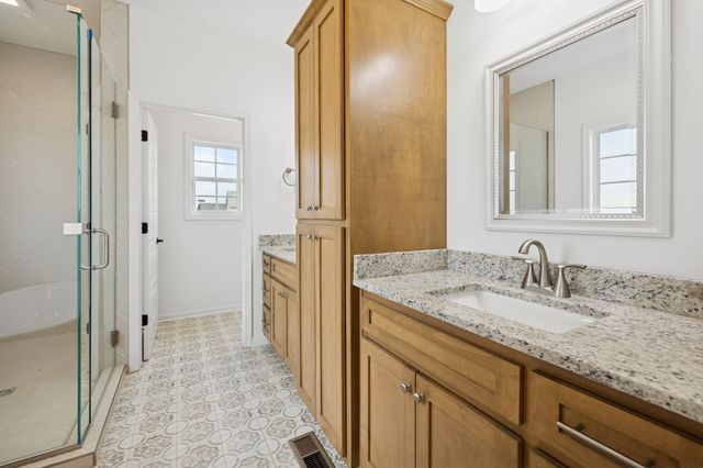 125 Makinley Dr, Lafayette, TN 37083