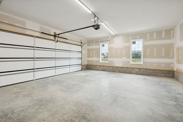 125 Makinley Dr, Lafayette, TN 37083