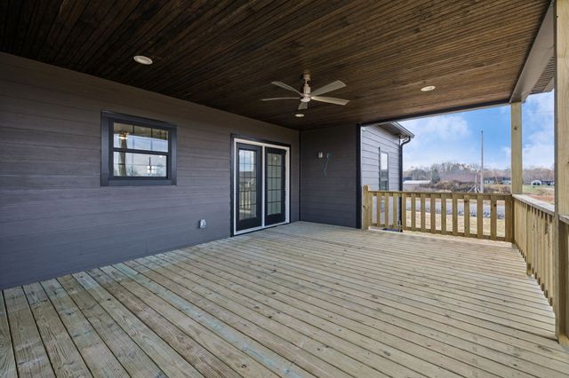 125 Makinley Dr, Lafayette, TN 37083