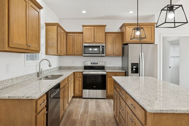 125 Makinley Dr, Lafayette, TN 37083