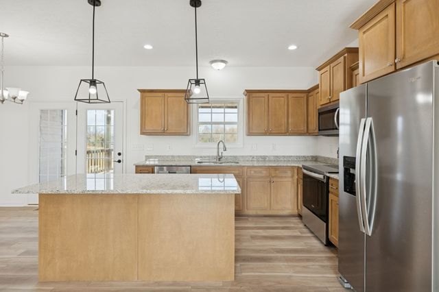 125 Makinley Dr, Lafayette, TN 37083