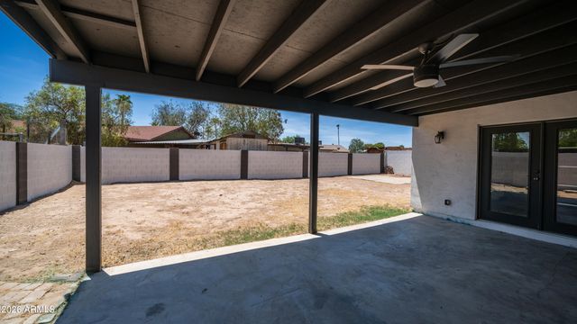 8807 W CATALINA Drive, Phoenix, AZ 85037