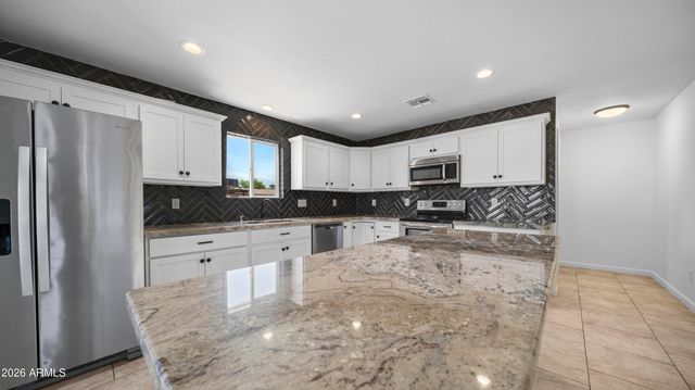 8807 W CATALINA Drive, Phoenix, AZ 85037