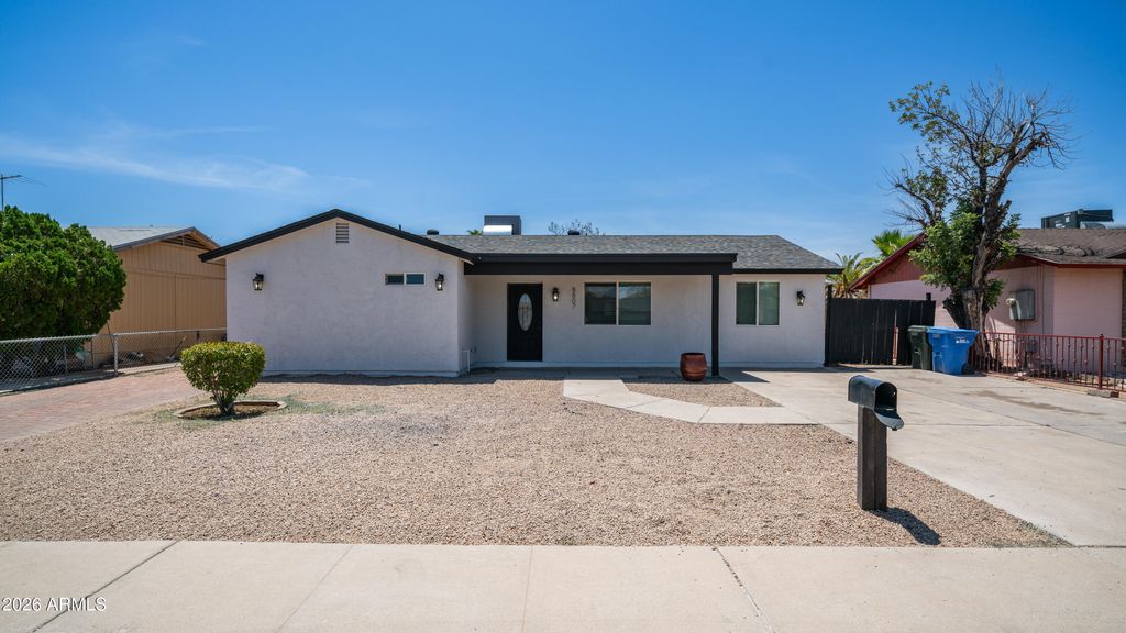 8807 W CATALINA Drive, Phoenix, AZ 85037