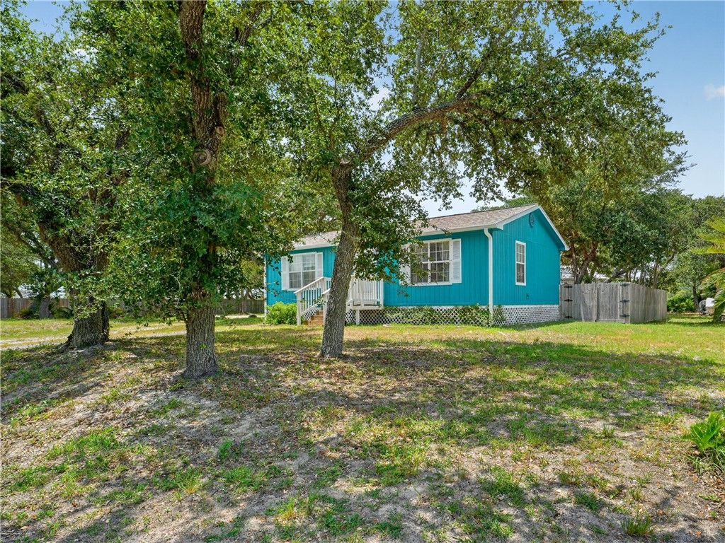 809 N 10th St, Fulton, TX 78358 — photo 2