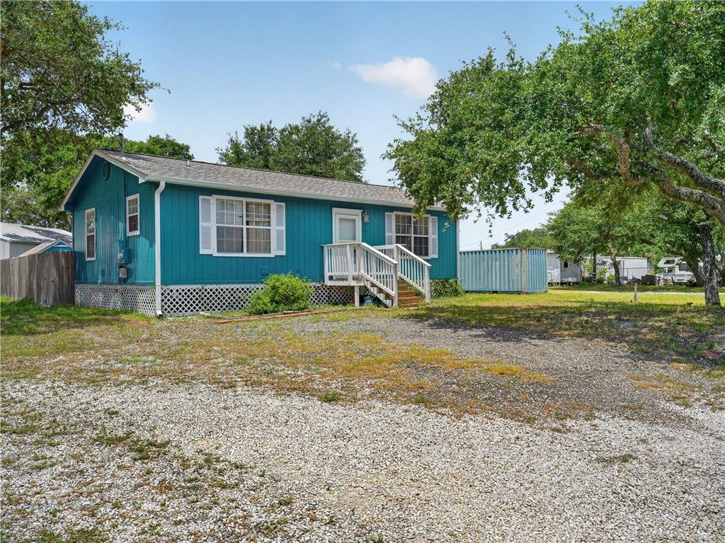 809 N 10th St, Fulton, TX 78358 — photo 3