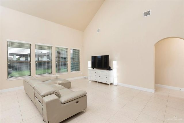 3904 Santa Maria Street, Mission, TX 78572
