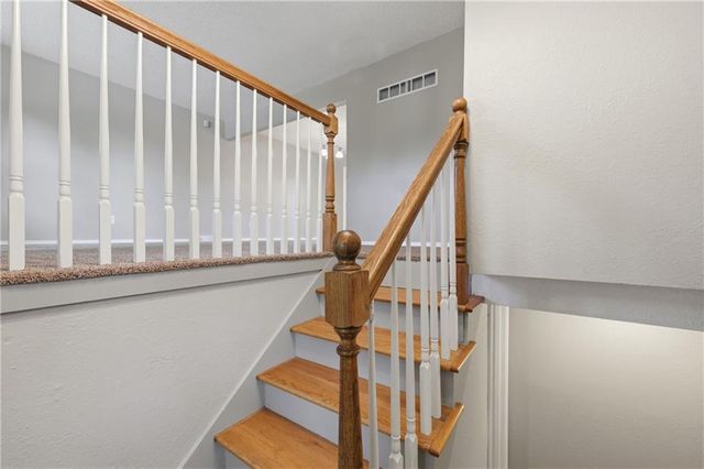 201 SW Sandstone Drive, Blue Springs, MO 64014