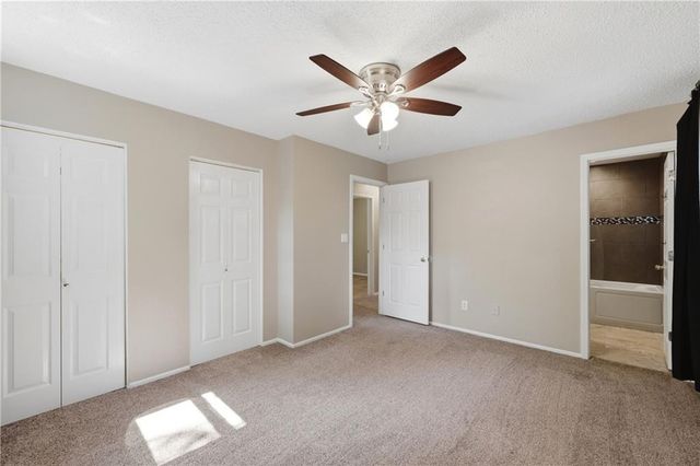 201 SW Sandstone Drive, Blue Springs, MO 64014