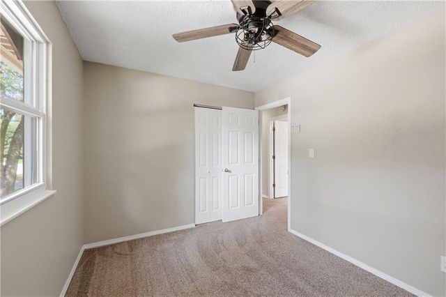 201 SW Sandstone Drive, Blue Springs, MO 64014