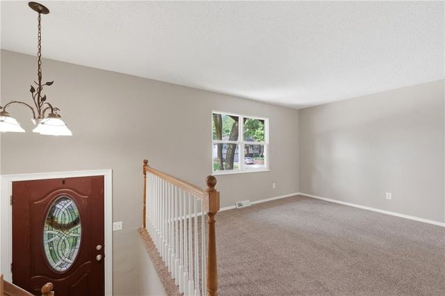 201 SW Sandstone Drive, Blue Springs, MO 64014