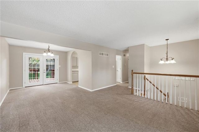 201 SW Sandstone Drive, Blue Springs, MO 64014