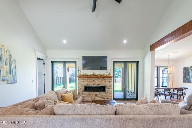 29 Club Drive, Natchez, MS 39120