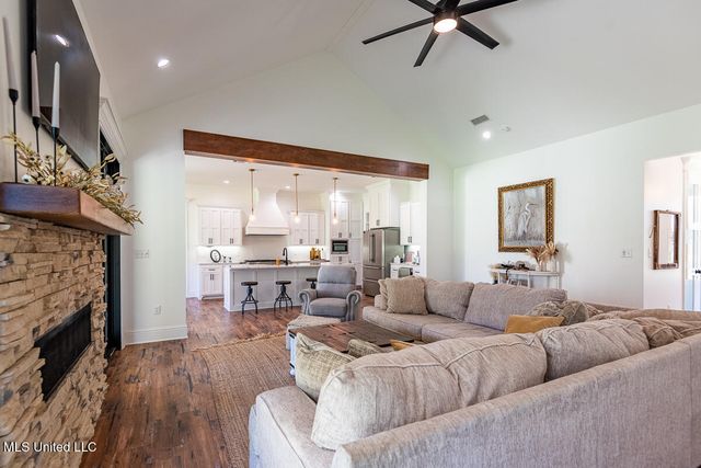 29 Club Drive, Natchez, MS 39120