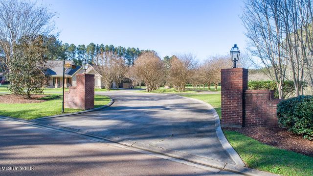 29 Club Drive, Natchez, MS 39120