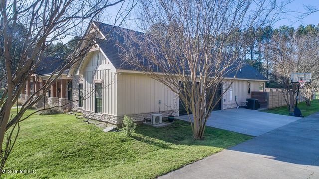 29 Club Drive, Natchez, MS 39120