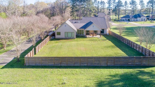 29 Club Drive, Natchez, MS 39120
