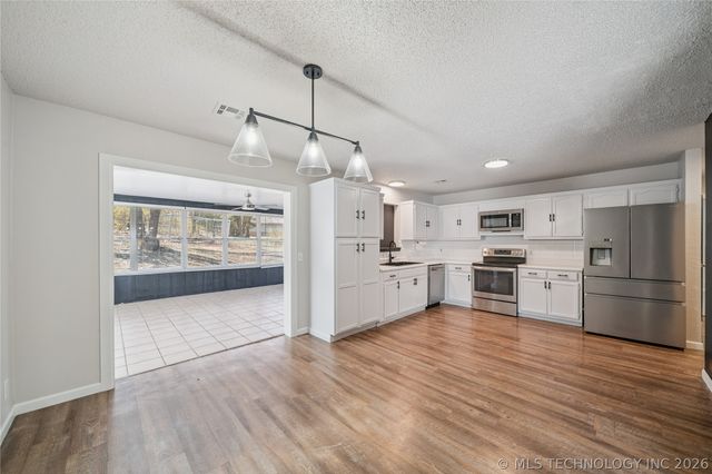 1490 Ash Hollow Street, Catoosa, OK 74015