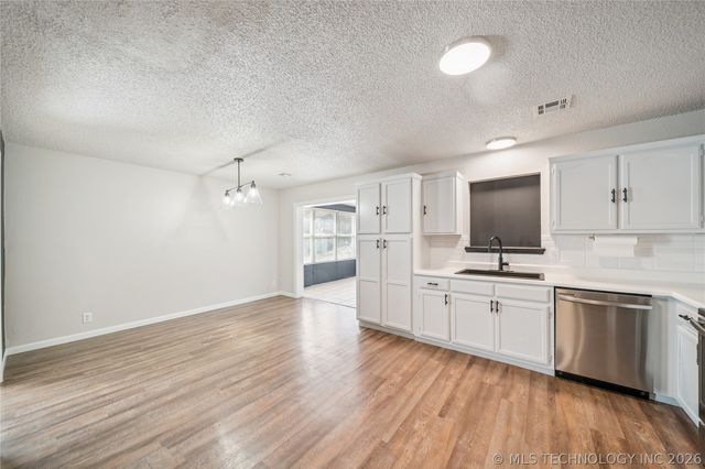 1490 Ash Hollow Street, Catoosa, OK 74015