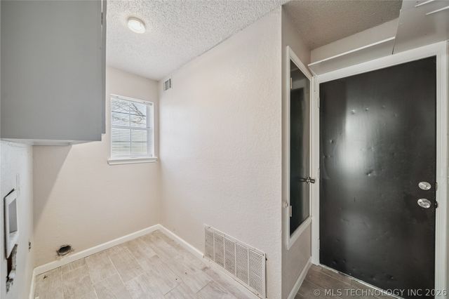 1490 Ash Hollow Street, Catoosa, OK 74015