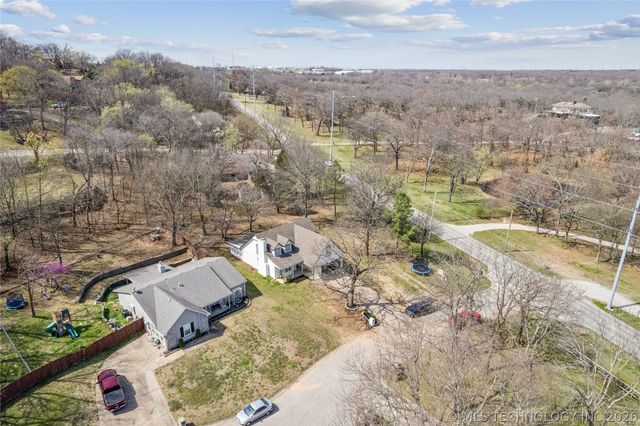 1490 Ash Hollow Street, Catoosa, OK 74015