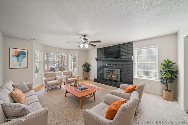 1490 Ash Hollow Street, Catoosa, OK 74015