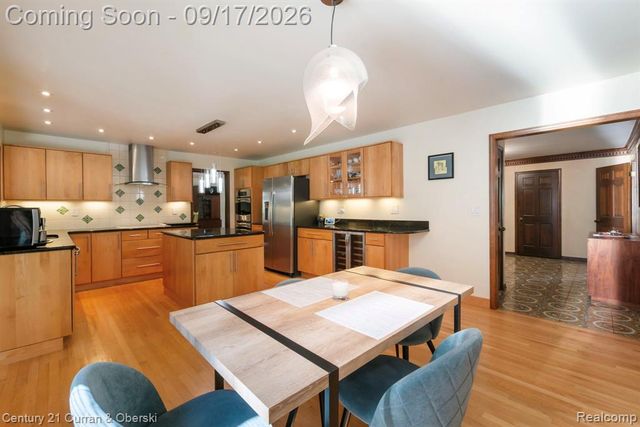36233 Trenton Court, Farmington Hills, MI 48335