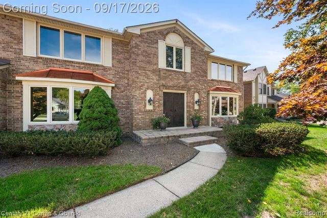 36233 Trenton Court, Farmington Hills, MI 48335