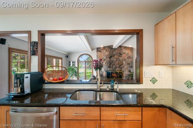 36233 Trenton Court, Farmington Hills, MI 48335