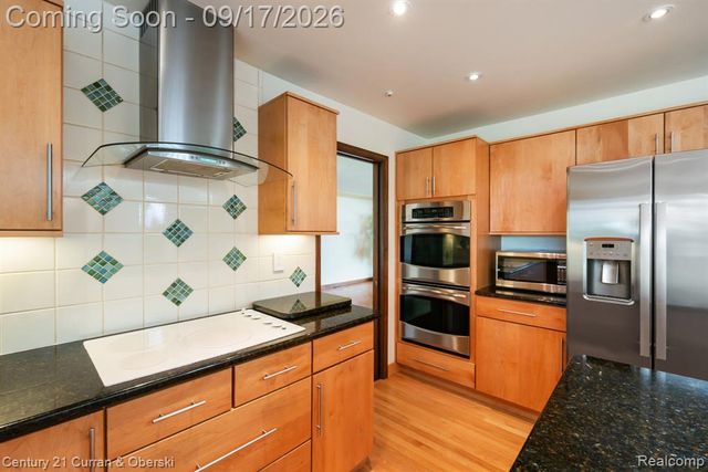 36233 Trenton Court, Farmington Hills, MI 48335