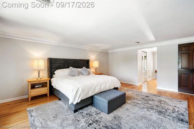 36233 Trenton Court, Farmington Hills, MI 48335