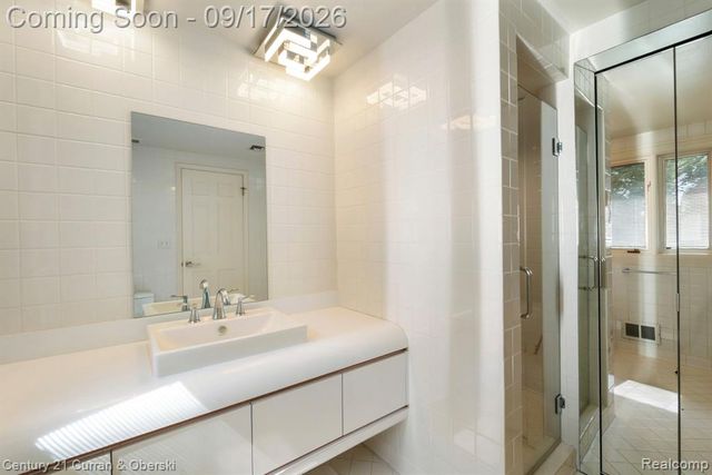 36233 Trenton Court, Farmington Hills, MI 48335