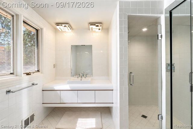 36233 Trenton Court, Farmington Hills, MI 48335