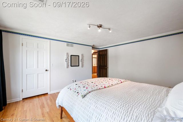 36233 Trenton Court, Farmington Hills, MI 48335