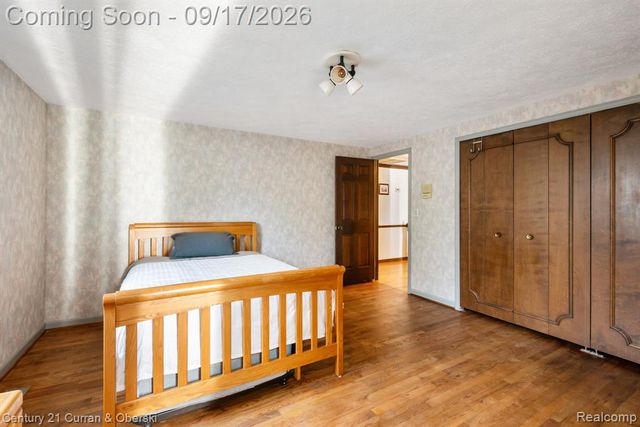 36233 Trenton Court, Farmington Hills, MI 48335