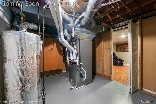 36233 Trenton Court, Farmington Hills, MI 48335