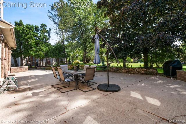 36233 Trenton Court, Farmington Hills, MI 48335