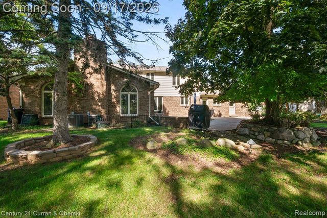 36233 Trenton Court, Farmington Hills, MI 48335