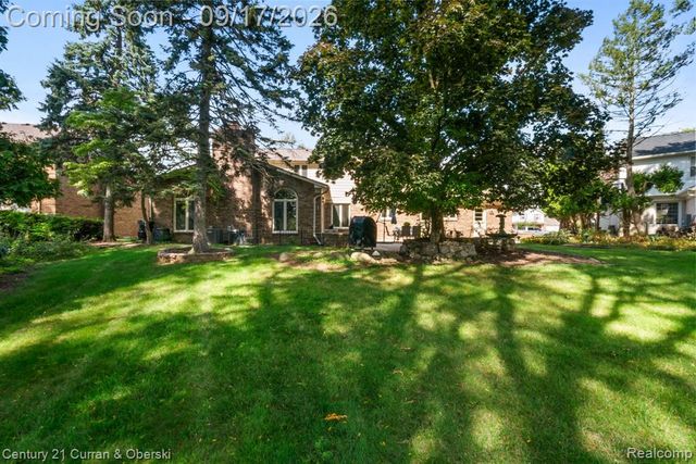 36233 Trenton Court, Farmington Hills, MI 48335
