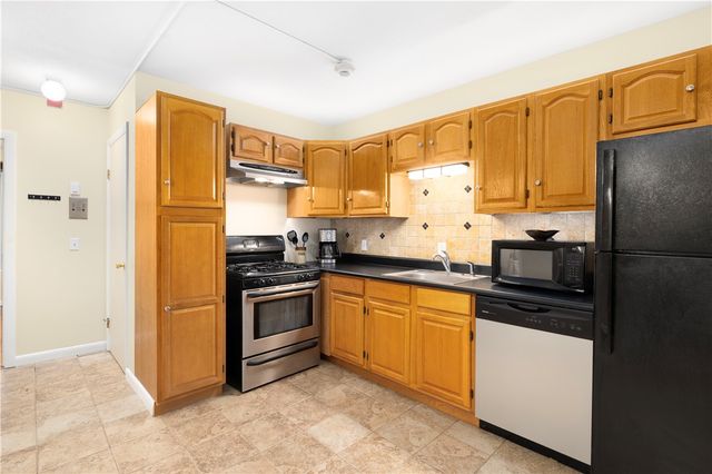 3940 Post Road 3, Warwick, RI 02886