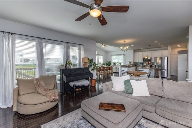 1613 Stonebury Court, Xenia, OH 45385