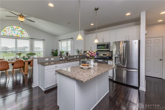 1613 Stonebury Court, Xenia, OH 45385