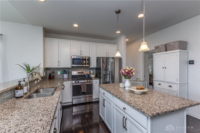 1613 Stonebury Court, Xenia, OH 45385