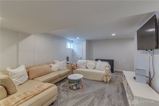 1613 Stonebury Court, Xenia, OH 45385