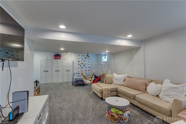 1613 Stonebury Court, Xenia, OH 45385