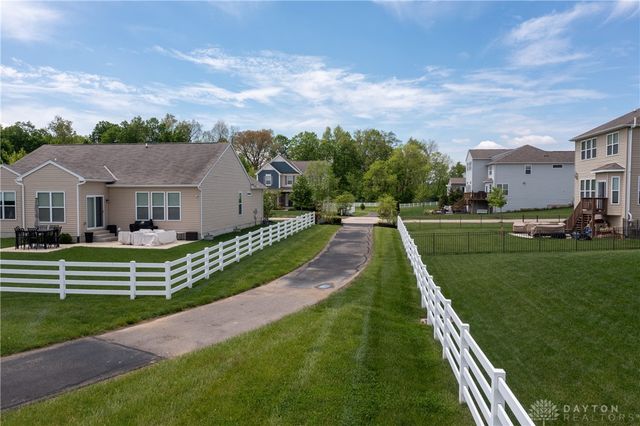 1613 Stonebury Court, Xenia, OH 45385