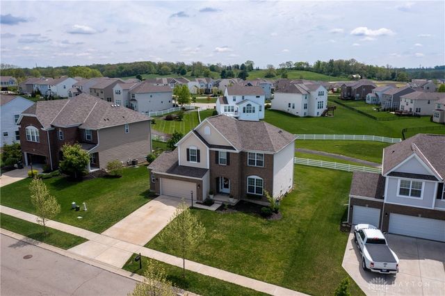 1613 Stonebury Court, Xenia, OH 45385