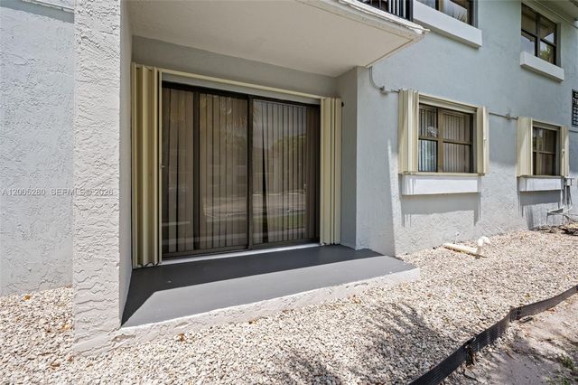 7195 NW 179th St 106, Hialeah, FL 33015