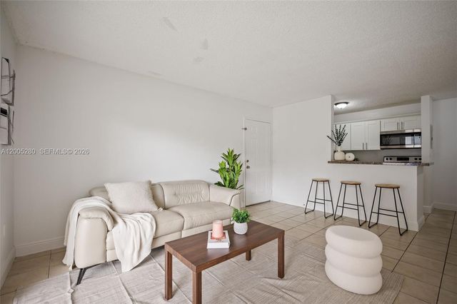 7195 NW 179th St 106, Hialeah, FL 33015