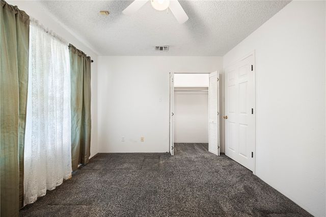 1045 S Saunders St, Aransas Pass, TX 78336